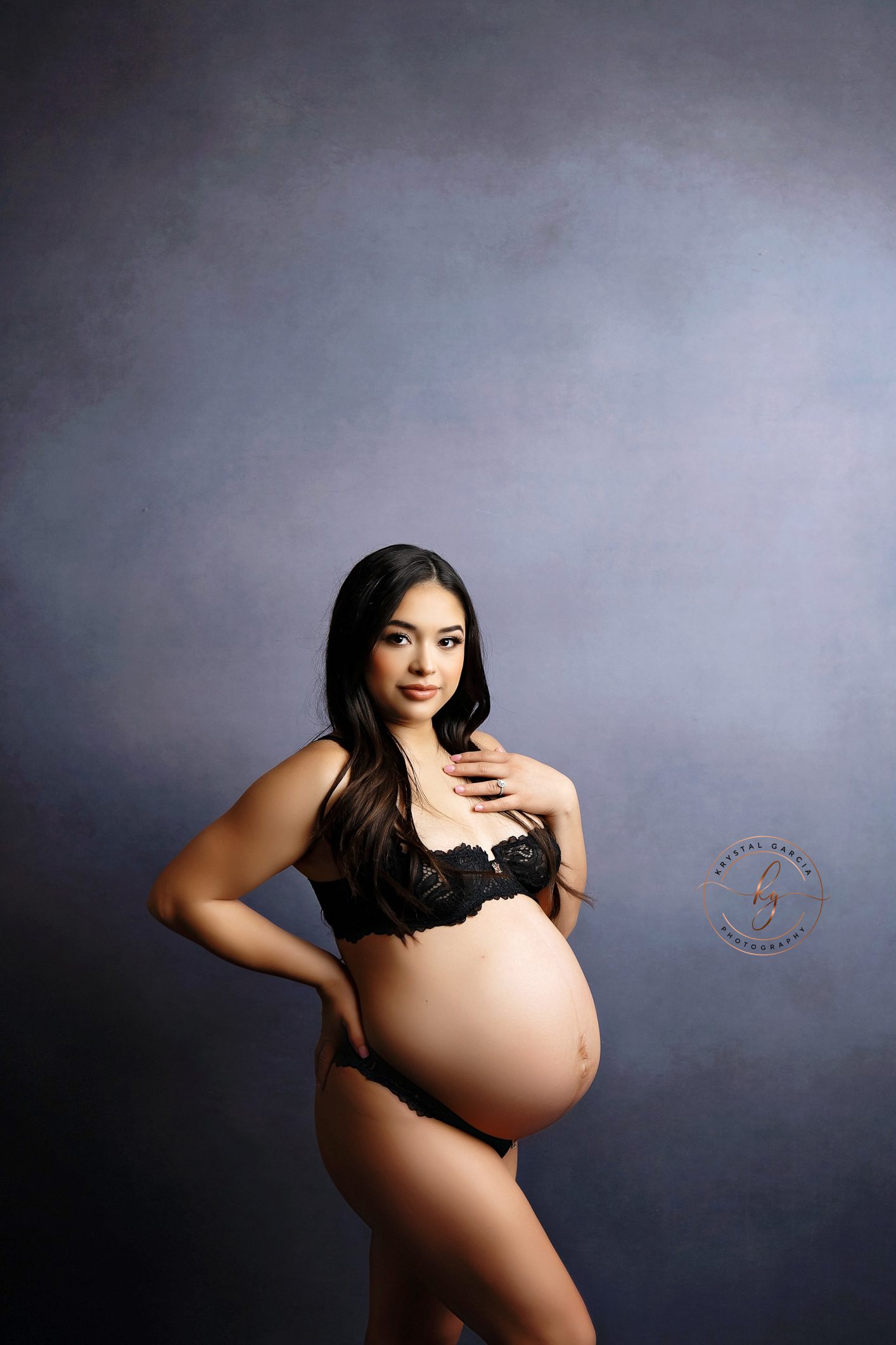 Studio Maternity Photographer | Krystal Garcia Photography | San Antonio Photographer