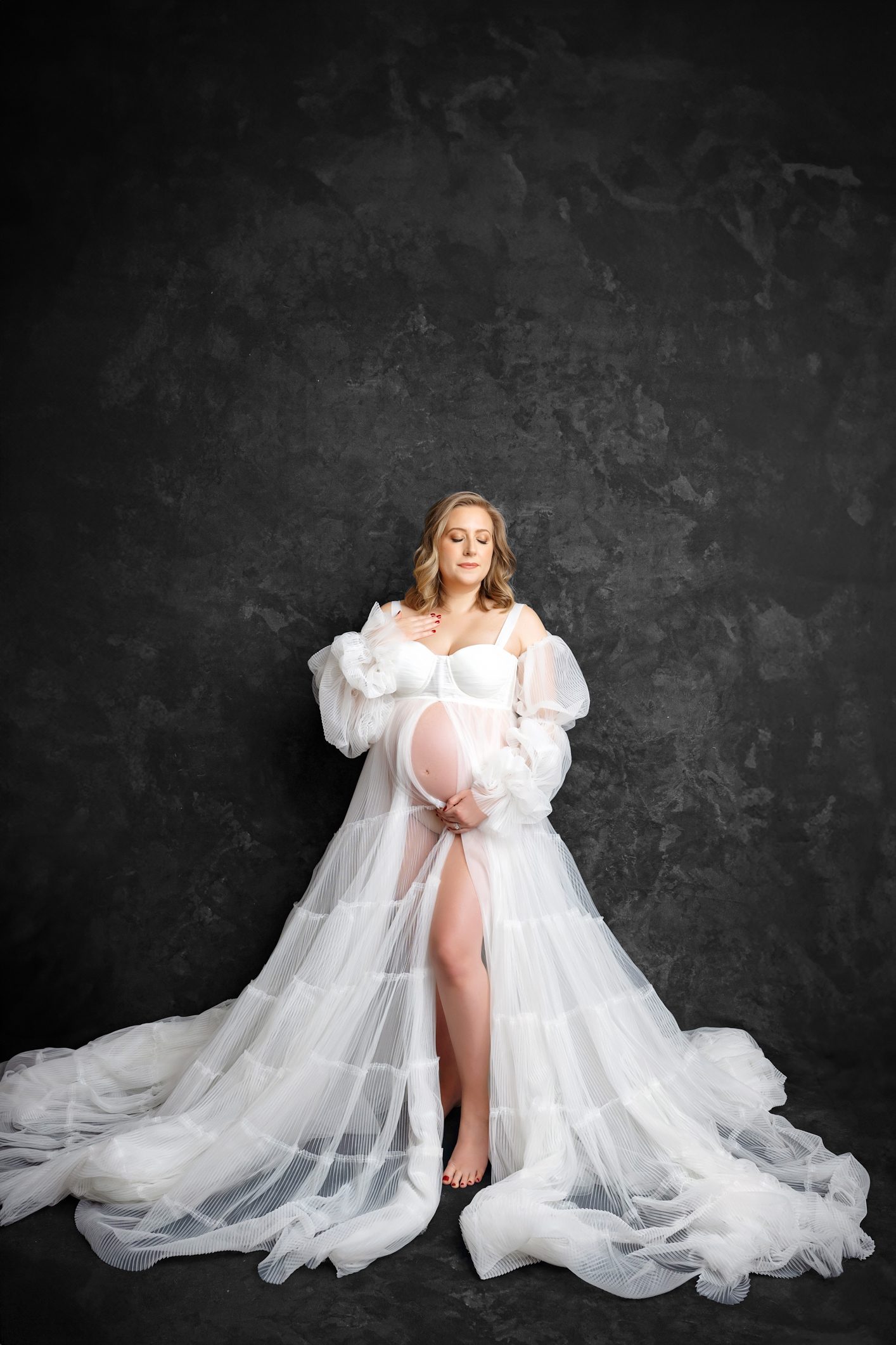 maternity photoshoot in san antonio. Studio glam maternity photoshoot. pregnancy photos. Maternity photographer