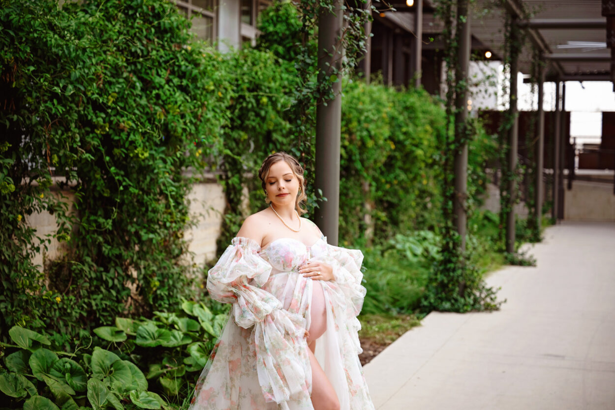 stunning maternity photography san antonio 2025