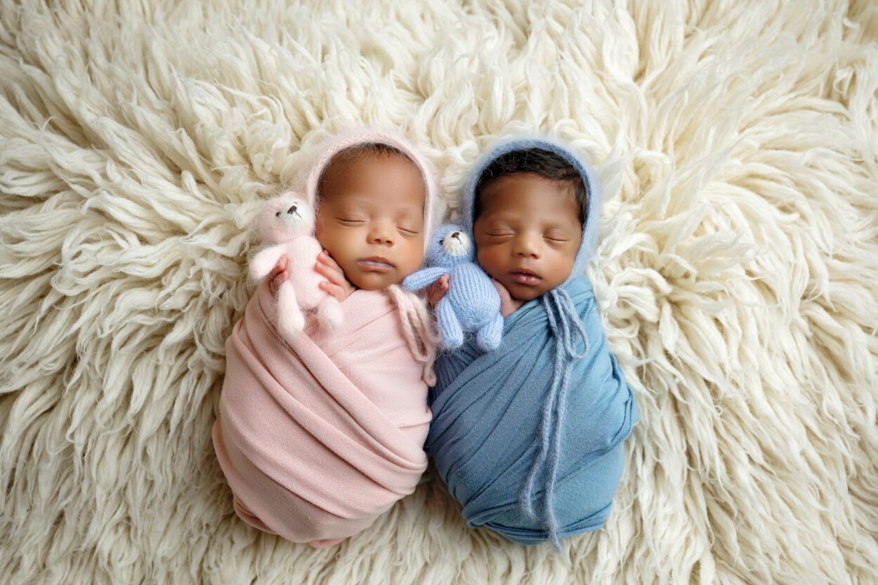 twin newborn photographer san antonio