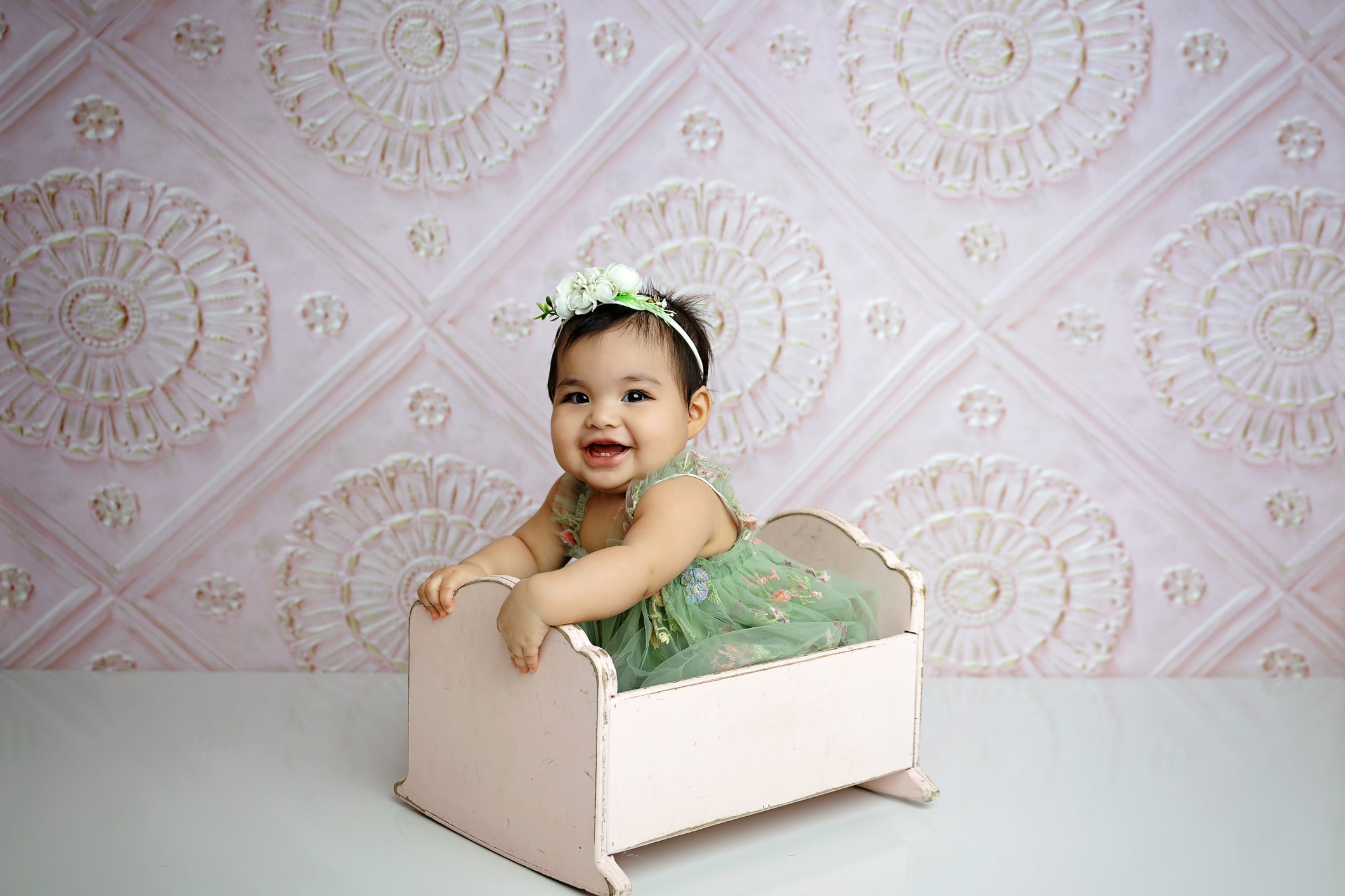 san antonio milestone photograher pink backdrop
