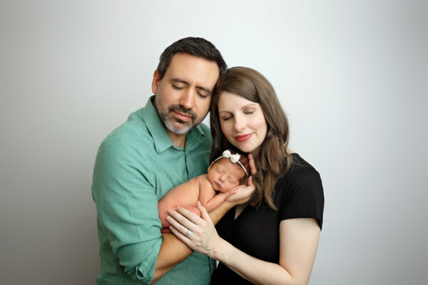 san antonio newborn photographer family pose