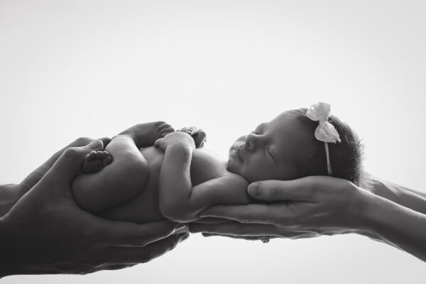 san antonio newborn photographer parent poses