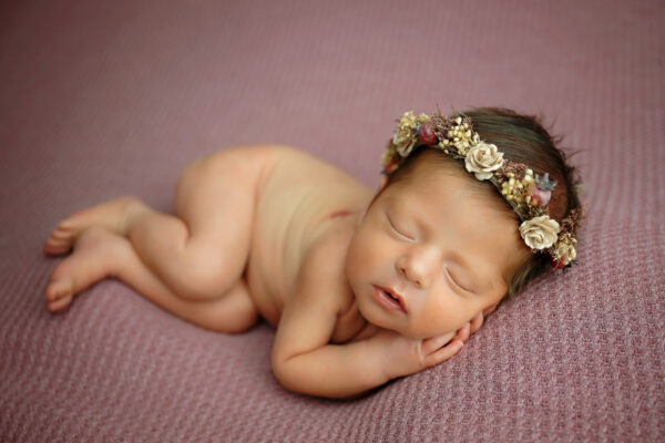 san antonio newborn photographer praying hand pose